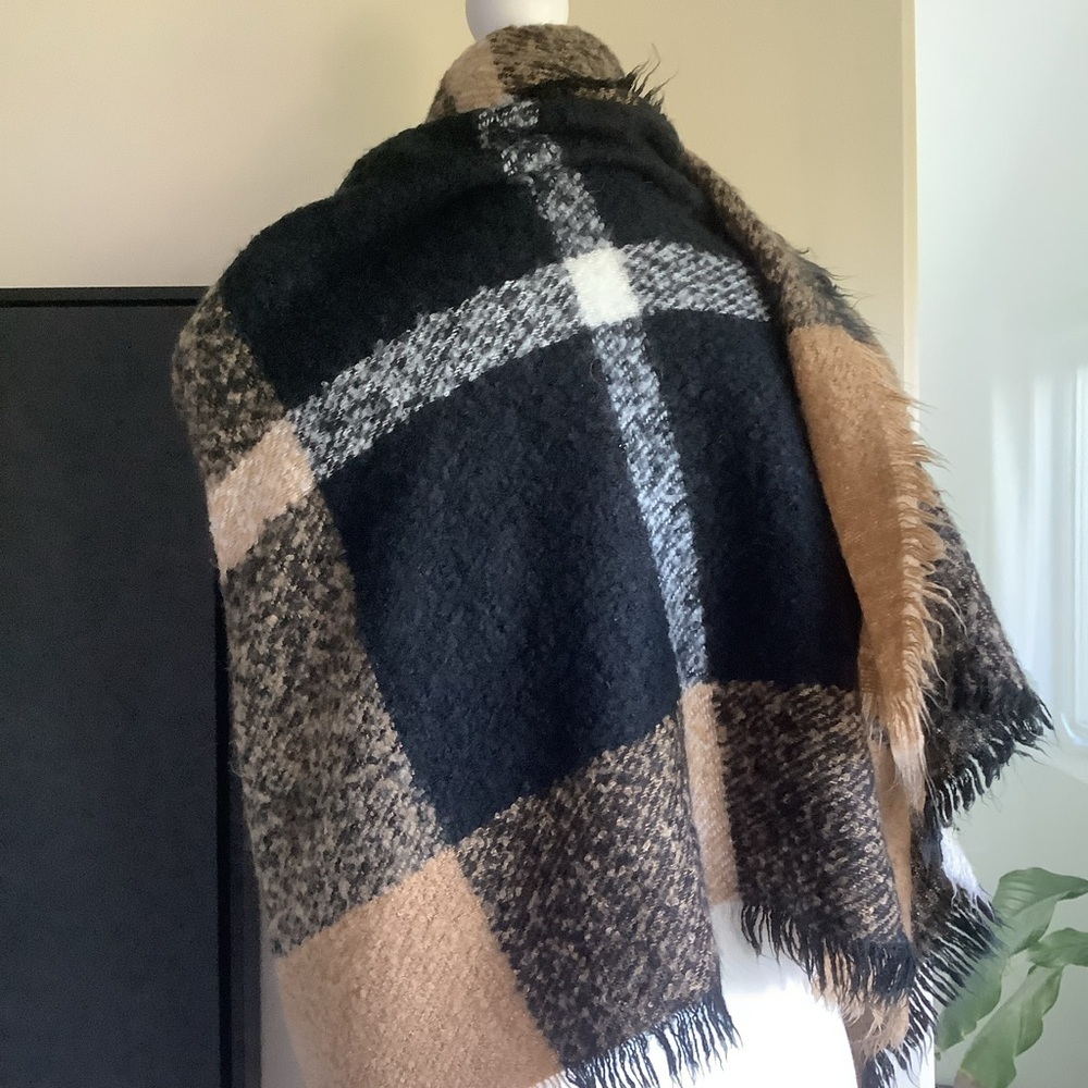 Tan/Black/White Color Block/Plaid Wrap/Shawl - Picture 8 of 15